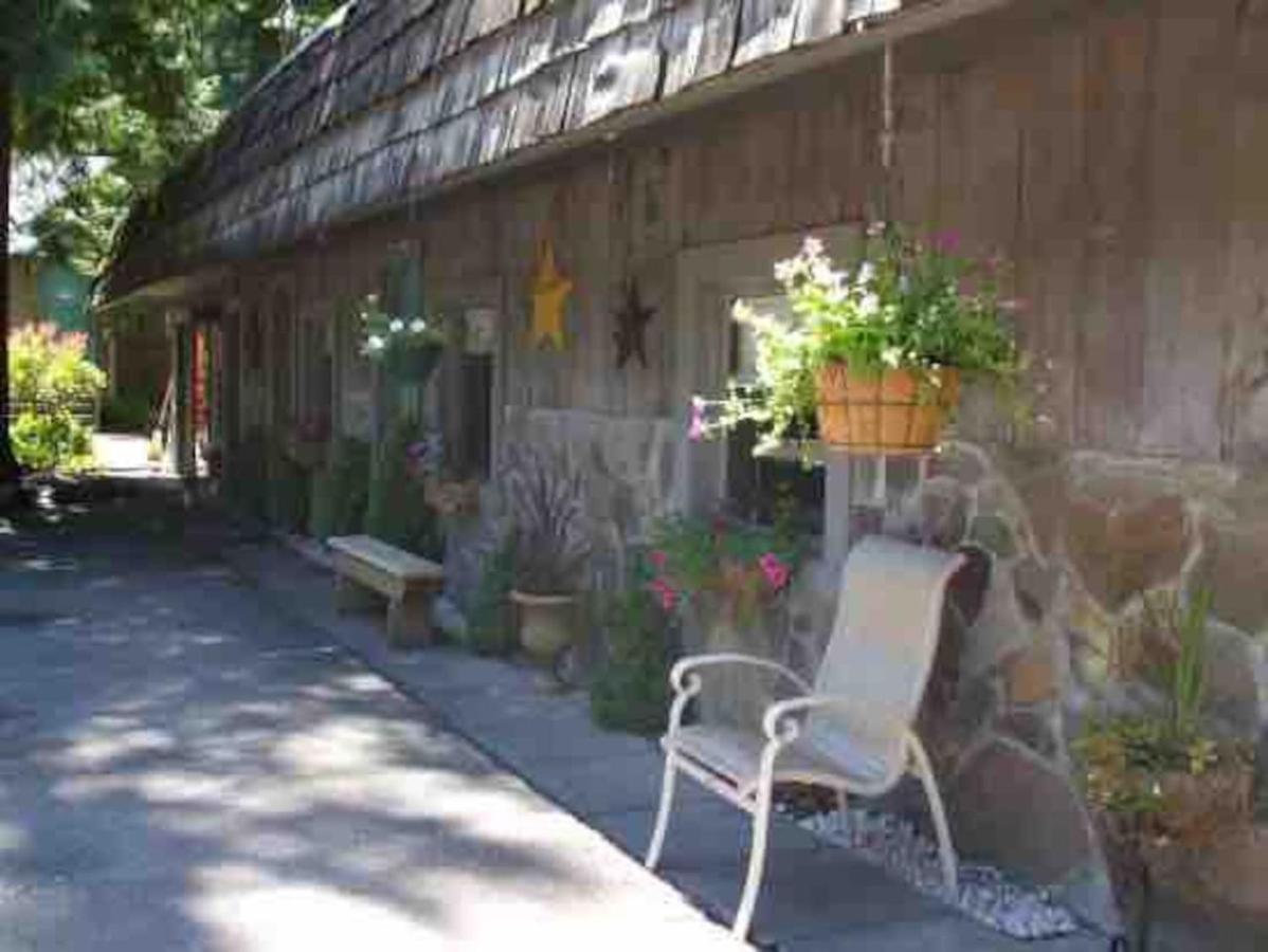 Updated + Clean Motel Room At The Base Of Mt Hood! Mount Hood Village エクステリア 写真